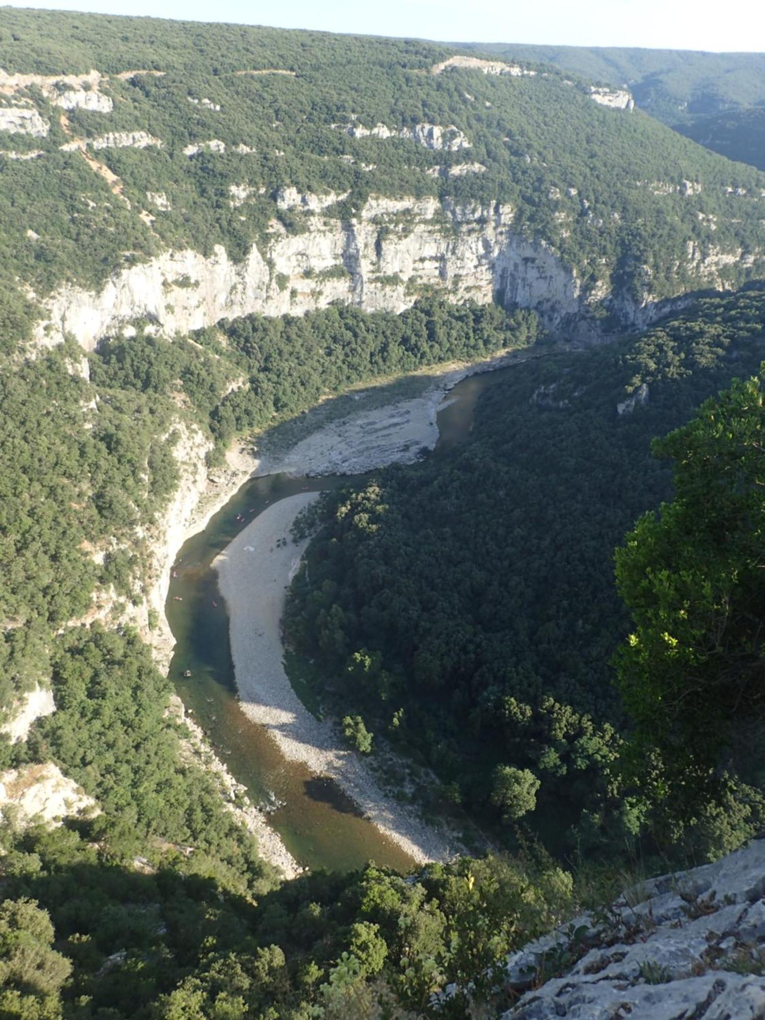 Le Rocher De Sampzon Экстерьер фото